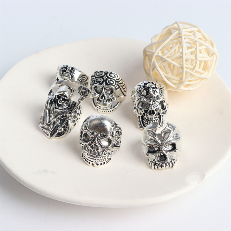 Seton-Bagues gothiques en méta - Gothic Skull Ring avis et prix