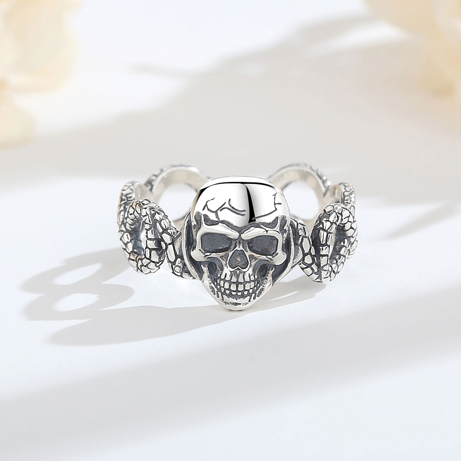 AEONSLOVE Bague ajustable en a - Gothic Skull Ring avis et prix